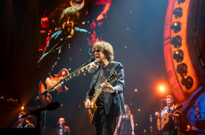 NETFLIX: Jeff Lynne’s Farewell Music Concert for ELO Plot