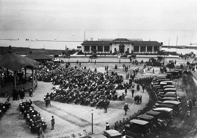 Traveling Back in Time: Sunnyside Beach Pavilion