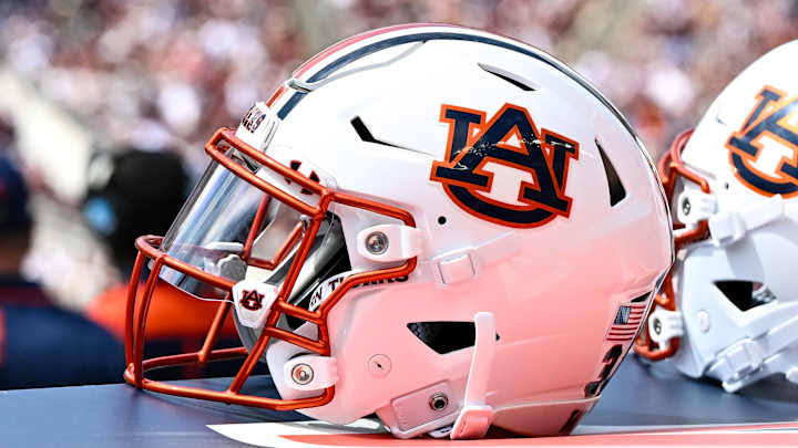 Elon Transfer, an offensive lineman, is hosted by the Auburn Tigers.