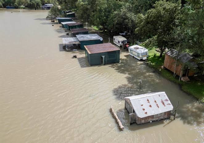Breaking News: People living along the banks of the Vaal River and in the flood plain have been advised to move as water is released from the Vaal Dam into the river.