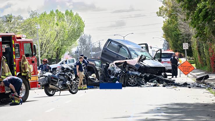 Belleview woman dead after losing control of her vehicle, crashes into trees……