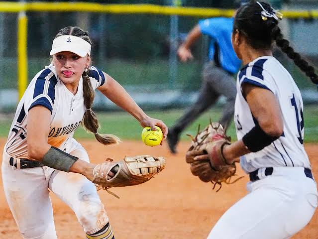 Fort Walton Beach defeats Eau Gallie in the state playoffs of Class 4A softball.
