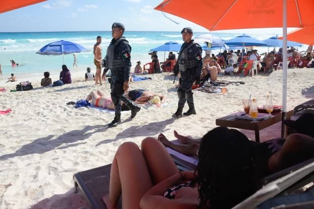 As murders rise, cartels target tourists, and there is an urgent travel warning before spring break, US tourists are facing deadly risks in Mexico and are leaving Canada.