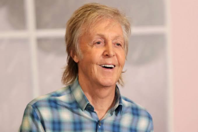 Paul McCartney gave up his private jet for a 102-year-old WWII vet to reunite with a wartime lover — but what happened after became Paul’s own birthday gift… Mr. Harold, a 102-year-old veteran, wanted to fly to France to meet his long-lost wartime love. Paul gave up his jet. A week later, Harold FaceTimed from Paris, inviting Paul to his 103rd birthday — with a gift: a WWII map signed by Paul’s own grandfather. FULL STORY BELOW