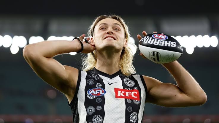 GOOD NEWS: AFL Community Celebrates as Collingwood Star and Captain Darcy Moore Donates Over $12.7M to Transform Houses into Shelters for Homeless Youth and More…