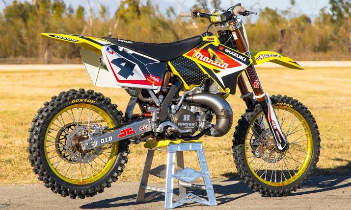 Two-Stroke Dream Revived: Custom RM250 Build Pays Tribute to Ricky Carmichael with Retro Flair and Race-Ready Edge—Builder Blends Period-Correct Details, THQ Logos, and Old-School Attitude for Ultimate Track Weapon, Proving This Isn’t Just a Showpiece but a Screaming Tribute to MX Glory Days with Modern Heart and Vintage Soul…
