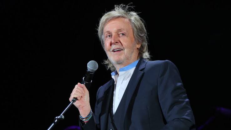 Paul McCartney Wins American Music Award for Artist of a Lifetime on his 83 birthday ……Read more 