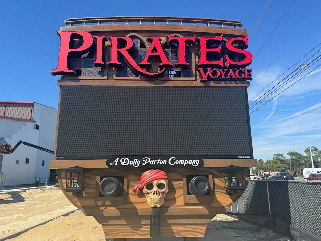 Dolly Parton opens Pirates Voyage on Panama City Beach on the first night.